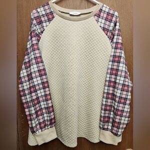 Plaid Sleeve Quilted Cream Sweatshirt